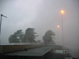 Pronóstico para Santiago: Ráfagas de 70 km/h y tormentas hacia la noche
