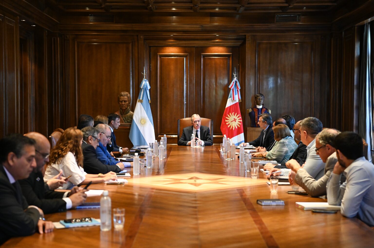 Elías Suárez encabezó una reunión de trabajo con diferentes áreas de gobierno