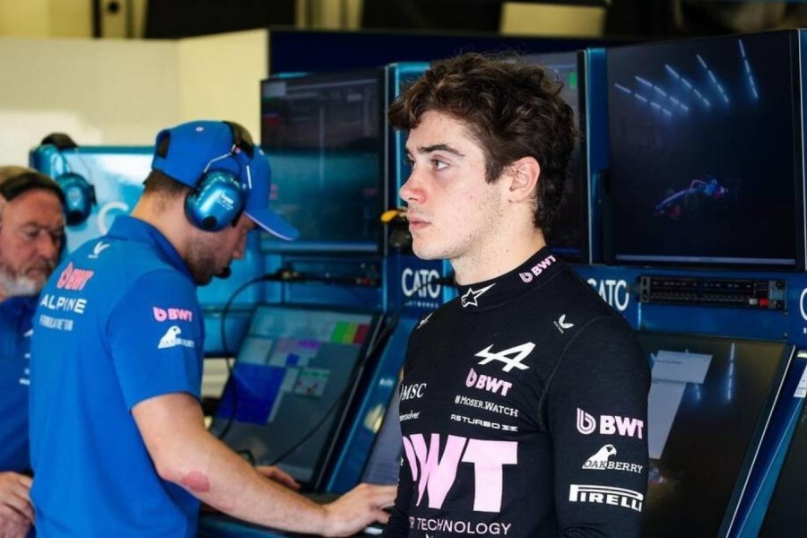 Franco Colapinto: Debut con dificultades técnicas en los tests de Bahréin