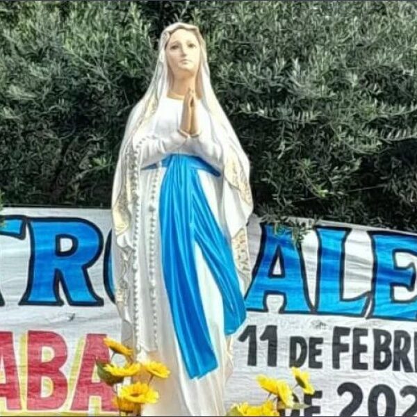 Multitudinaria muestra de fe hacia la Virgen de Lourdes en su día