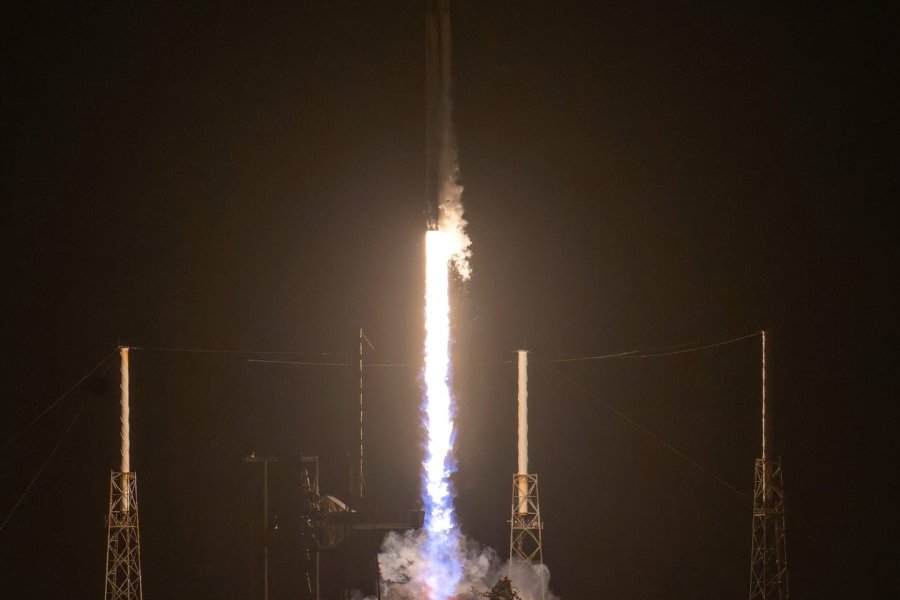 Tras una evacuación inédita partió la Crew-12 para asumir una nueva misión en la Estación Espacial