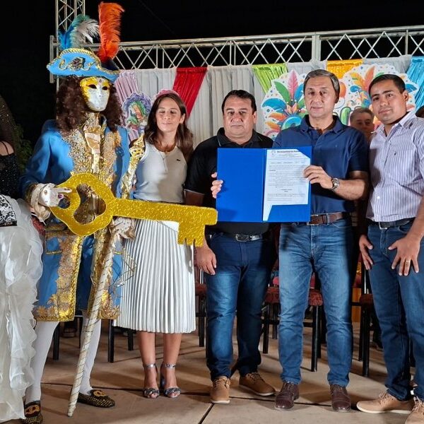 Silva Neder acompañó los corsos en Forres y celebró la cultura santiagueña