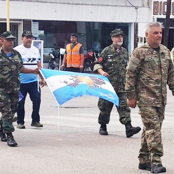 Veteranos de guerra de todo el país se reunieron en la ciudad de Fernández