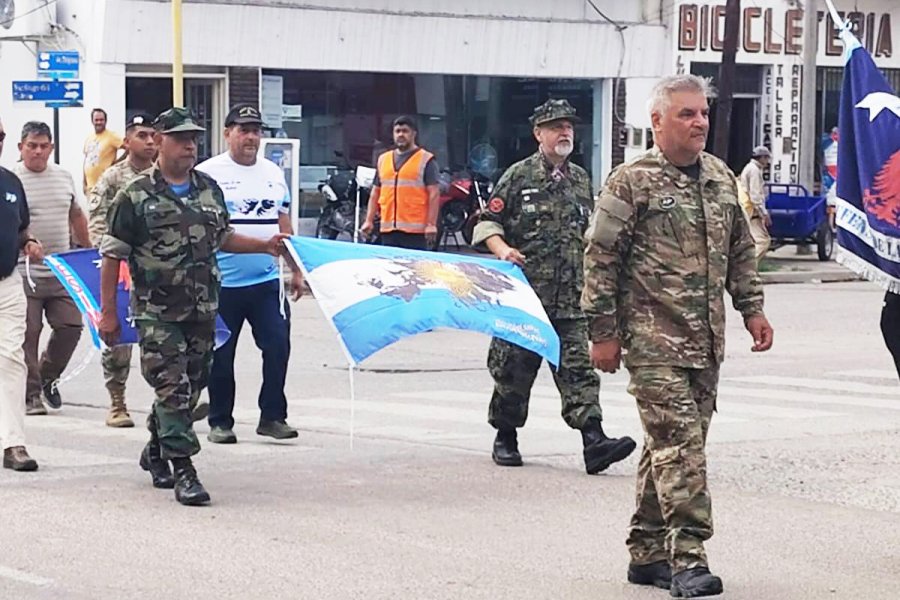 Veteranos de guerra de todo el país se reunieron en la ciudad de Fernández