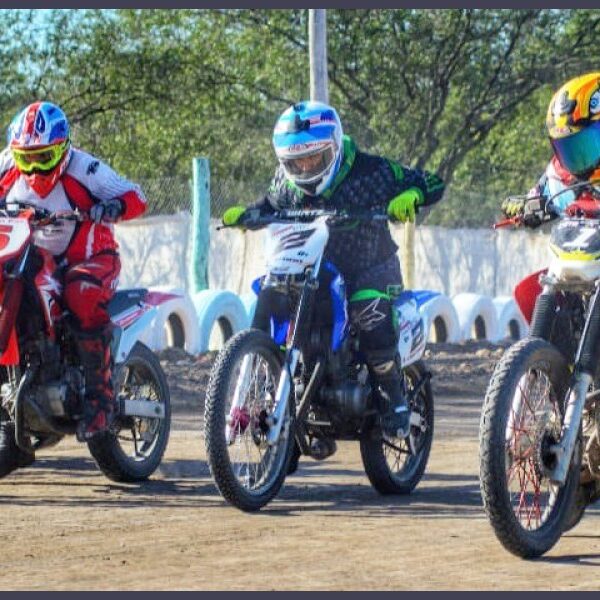 El motociclismo de óvalo enciende los motores en Colonia Dora con un certamen interprovincial