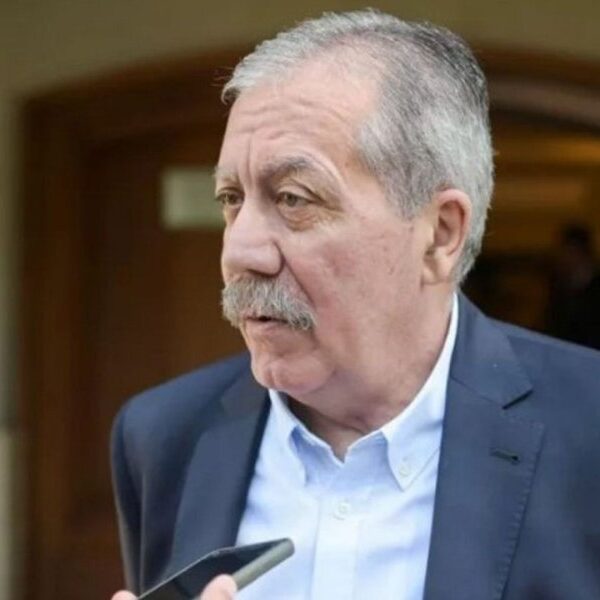 El Gobernador inauguró el ciclo lectivo 2026 con un fuerte anuncio de inversión educativa y salarial