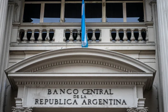Día clave para la economía: El Banco Central publica hoy el REM de febrero