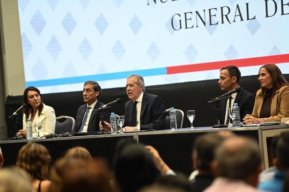 El gobernador Elías Suárez presentó el nuevo sistema de Opción de Cargos Docentes 2026