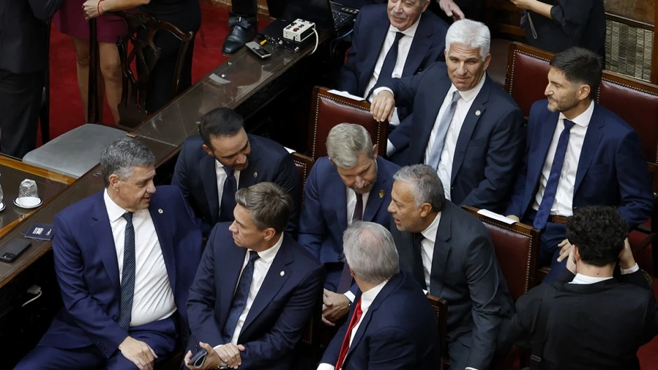 Gobernadores aliados rechazan la eliminación de las PASO impulsada por Milei