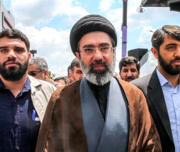 Mojtaba Khamenei asume como Líder Supremo de Irán con amenazas de escalada regional