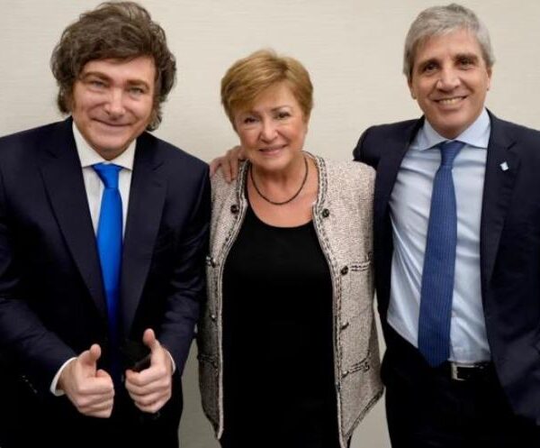 Tensión con el FMI: El organismo congela desembolsos y presiona por el fin del cepo