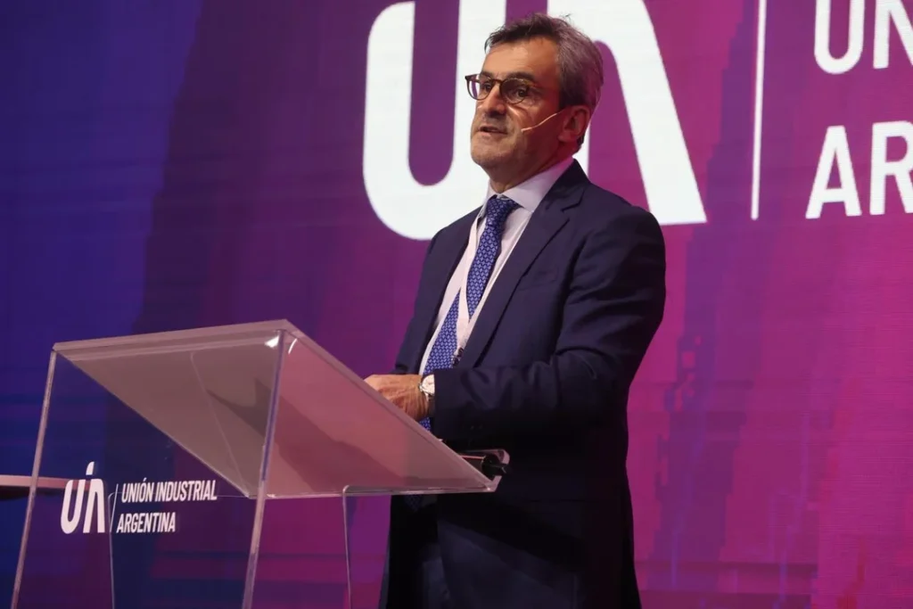 Emergencia fabril: La industria encadena 15 meses de caída y las PyMEs tocan fondo