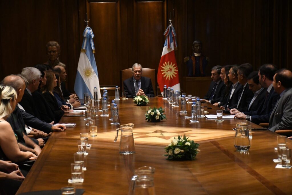 Elías Suárez encabezó la reunión preparatorio para la puesta en marcha del Consejo Económico y Social