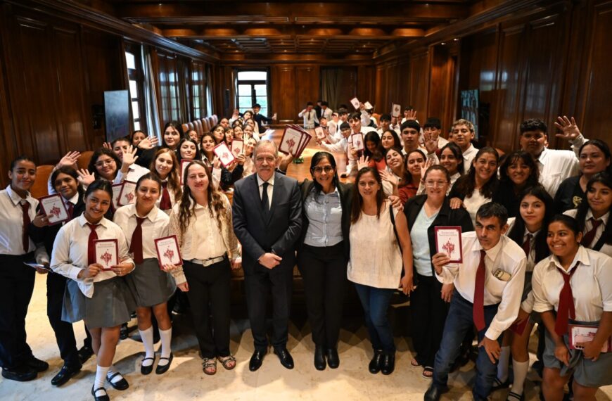 Elías Suárez recibió a los primeros contingentes de alumnos del programa “Conociendo Mi Provincia” 2026