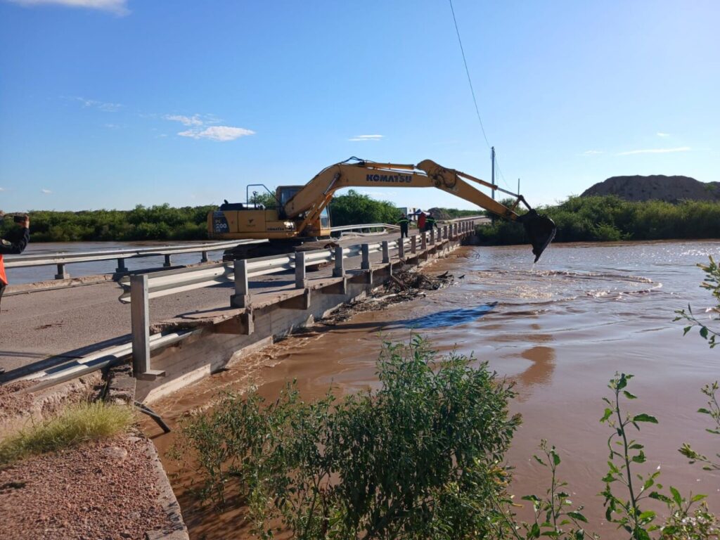 Informe del estado de situación Comité de Emergencia ante la crecida de los ríos Dulce y Salado y las intensas precipitaciones en la provincia de Santiago Del Estero Informe del estado de situación Comité de Emergencia ante la crecida de los ríos Dulce y Salado y las intensas precipitaciones en la provincia de Santiago Del Estero