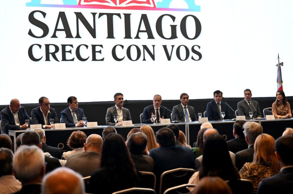 El Gobernador firmó convenios con el CFI en el marco del programa Santiago Crece Con Vos El Gobernador firmó convenios con el CFI en el marco del programa Santiago Crece Con Vos