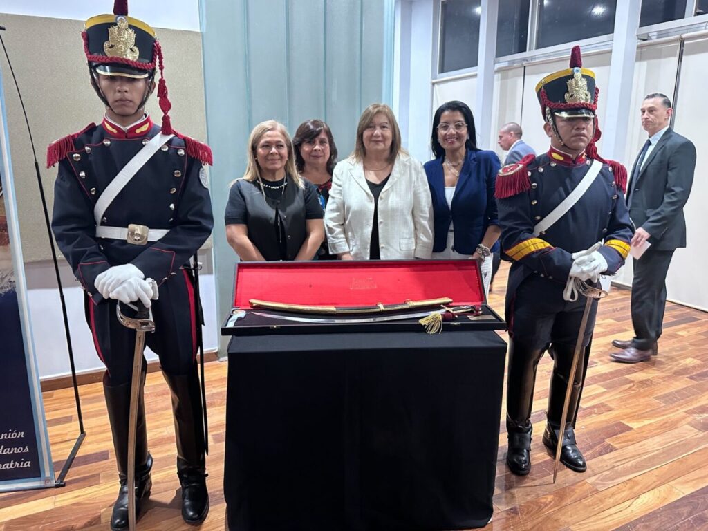 El reconocido historiador Roberto Colimodio abordó el legado de San Martín y Belgrano en la Legislatura El reconocido historiador Roberto Colimodio abordó el legado de San Martín y Belgrano en la Legislatura