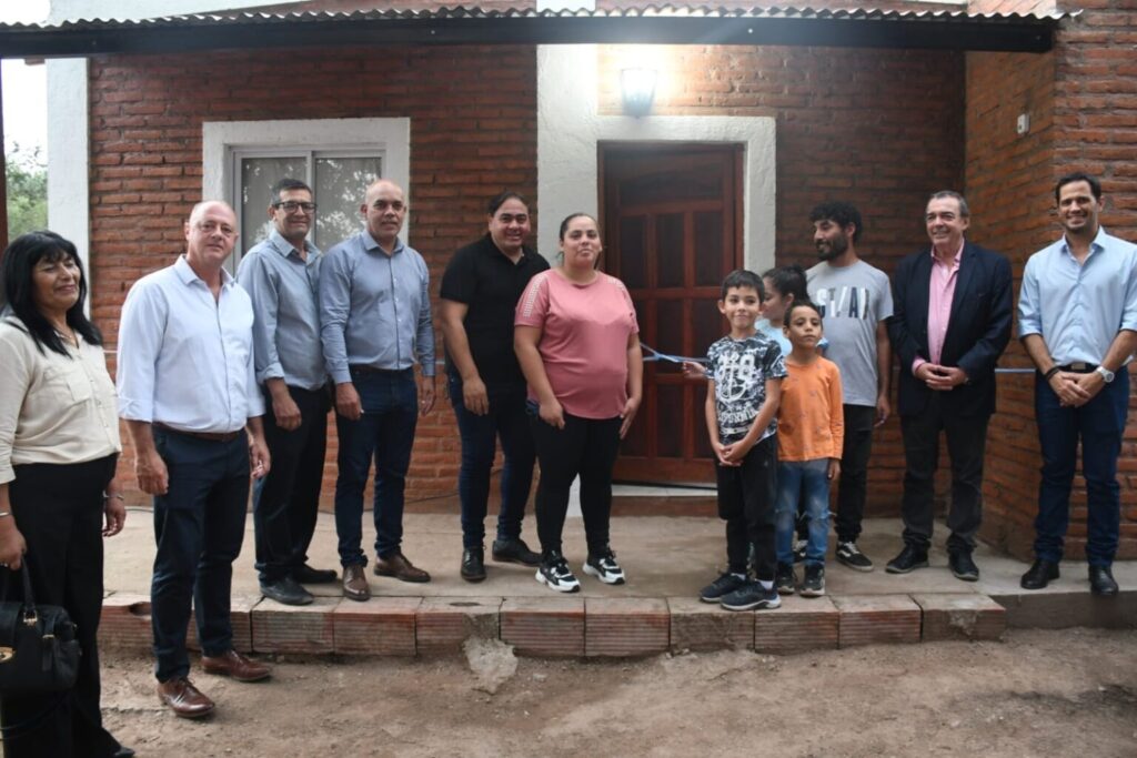 El Gobierno de la provincia entregó viviendas sociales en Villa La Punta El Gobierno de la provincia entregó viviendas sociales en Villa La Punta