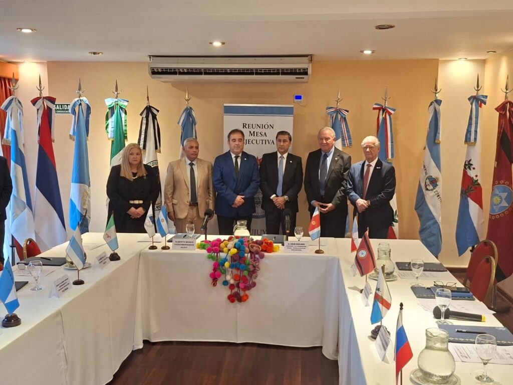 La Junta Ejecutivo Parlamento del Norte Grande definió en Jujuy su agenda legislativa La Junta Ejecutivo Parlamento del Norte Grande definió en Jujuy su agenda legislativa