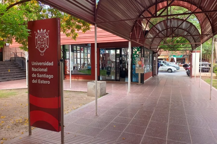 Paro total en la UNSE: Docentes reclaman el cumplimiento de la Ley de Financiamiento