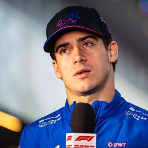 Alpine admitió el error: Un mecánico empujó el auto y arruinó la carrera de Colapinto