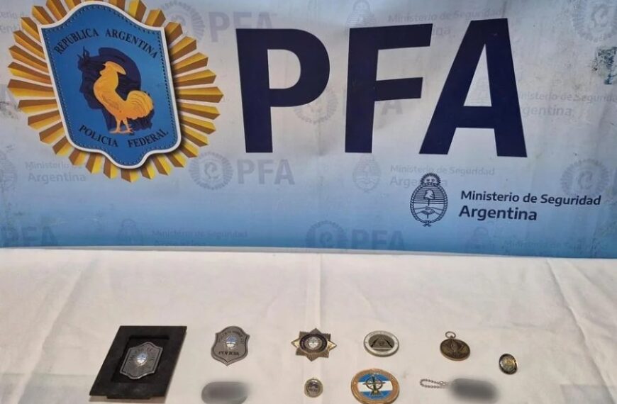 Alerta del FBI: Identifican a un menor en Lanús que planeaba un tiroteo escolar