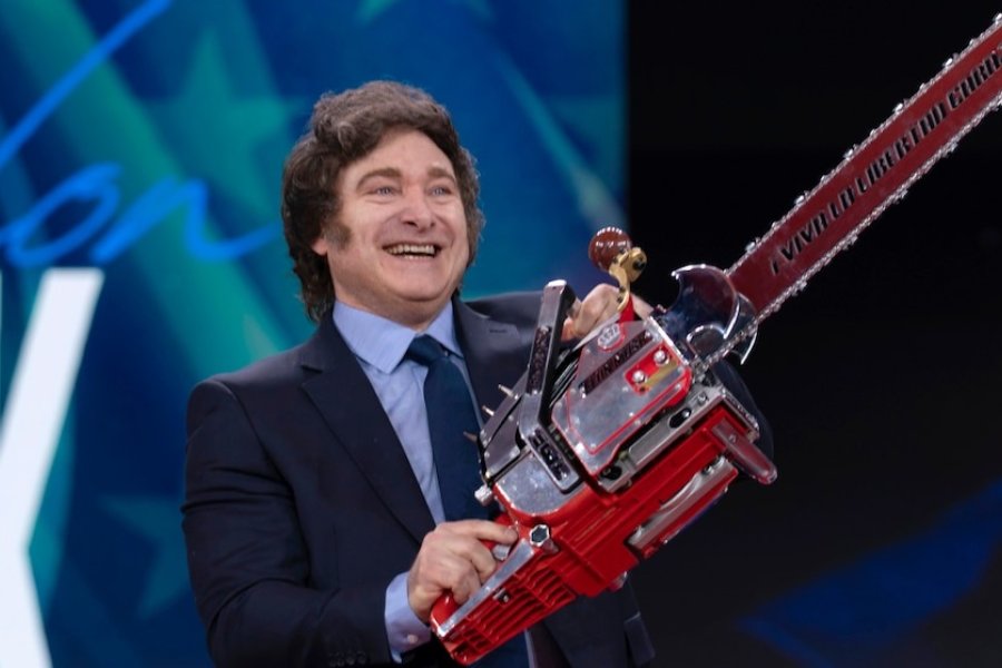 El Gobierno avanza con nuevos recortes en el Estado y analiza miles de despidos