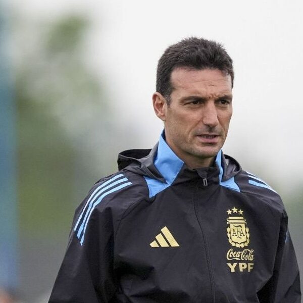 Scaloni confirmó la lista con caras nuevas y bajas sensibles para el amistoso ante Guatemala