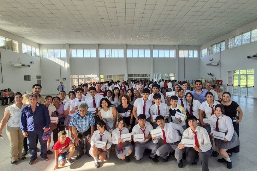 Las Termas entregó tablets a estudiantes para impulsar la educación digital