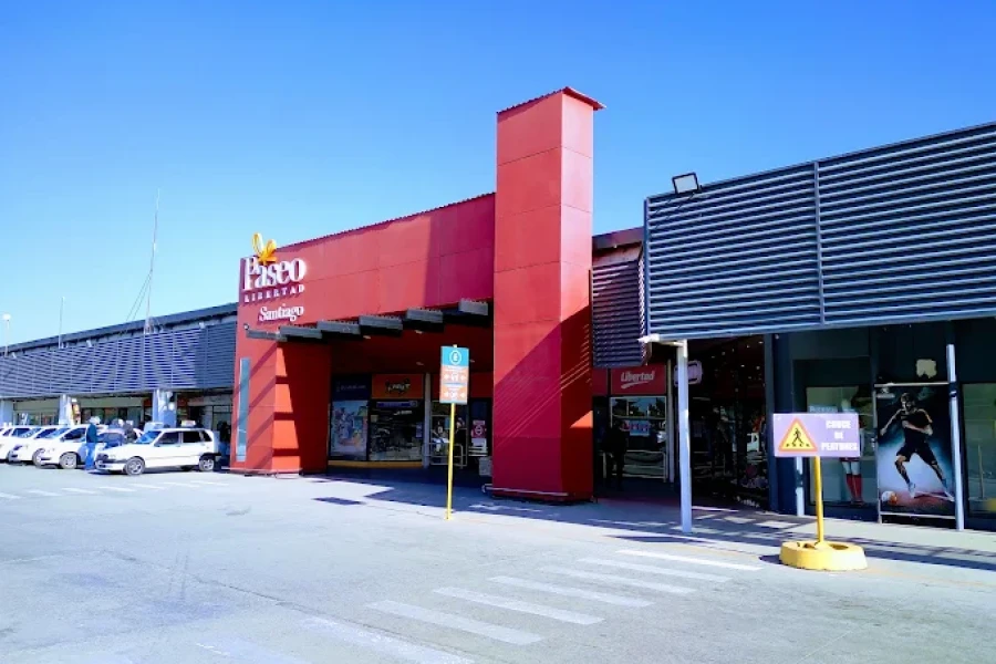 La Anónima se expande y compra sucursales de Hiper Libertad, incluida la de Santiago