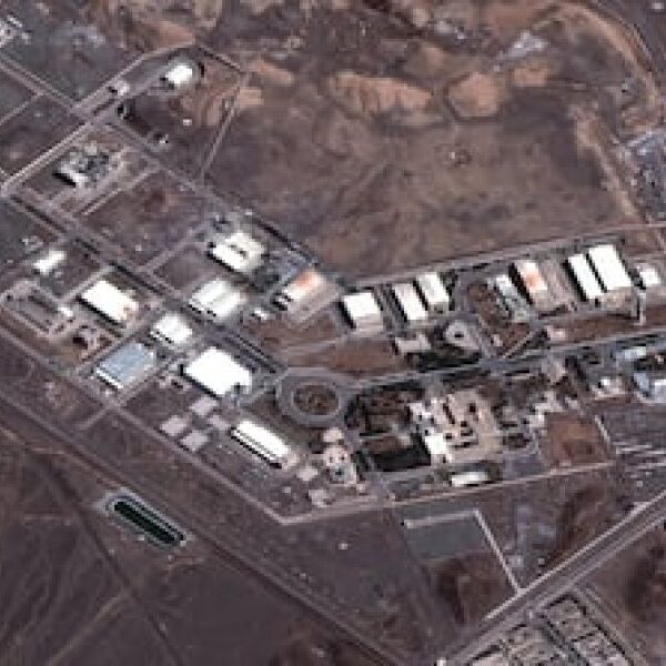 Crece la tensión en Medio Oriente tras ataques a instalaciones nucleares y operaciones militares