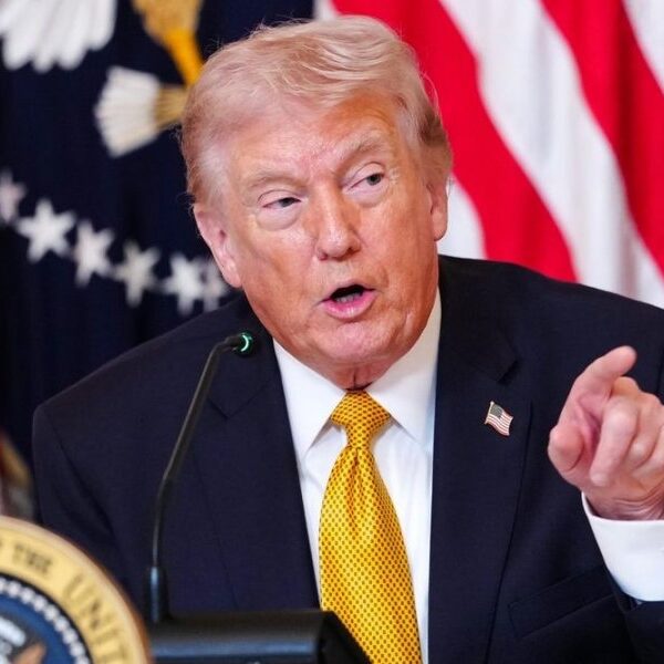 Trump lanza ultimátum a Irán y amenaza con atacar su infraestructura energética