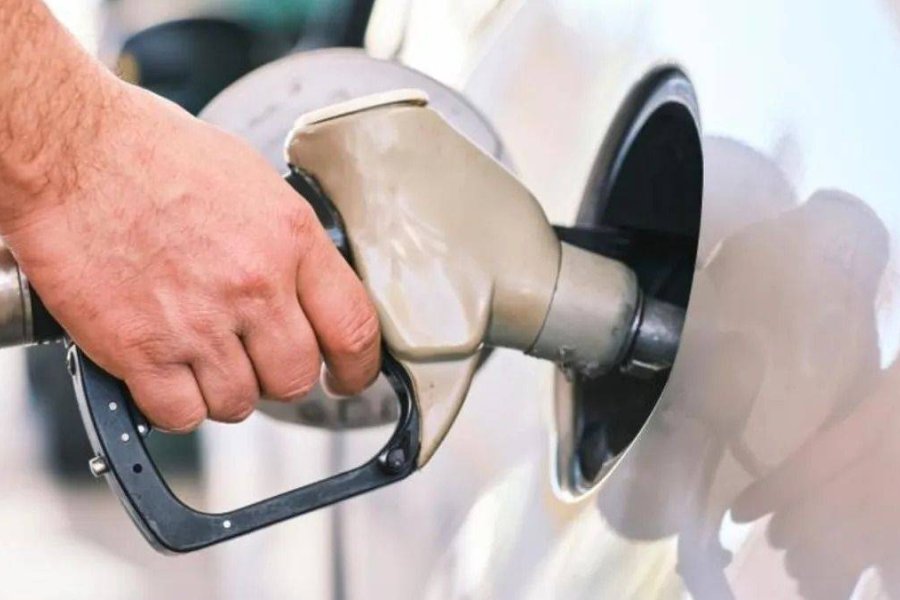 Fuerte suba de combustibles: La nafta aumentó casi 19% en marzo y ya supera el 500% desde 2023