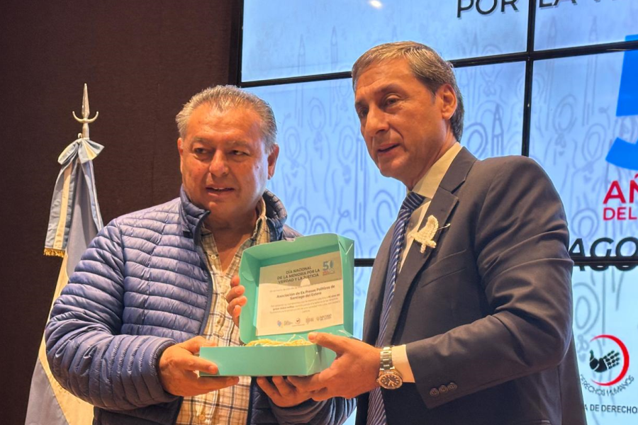 “En Santiago, la democracia y los derechos humanos son políticas de Estado innegociables”