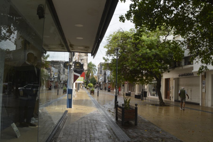 Feriados de abril: Cómo trabajarán comercios y oficinas en Santiago del Estero