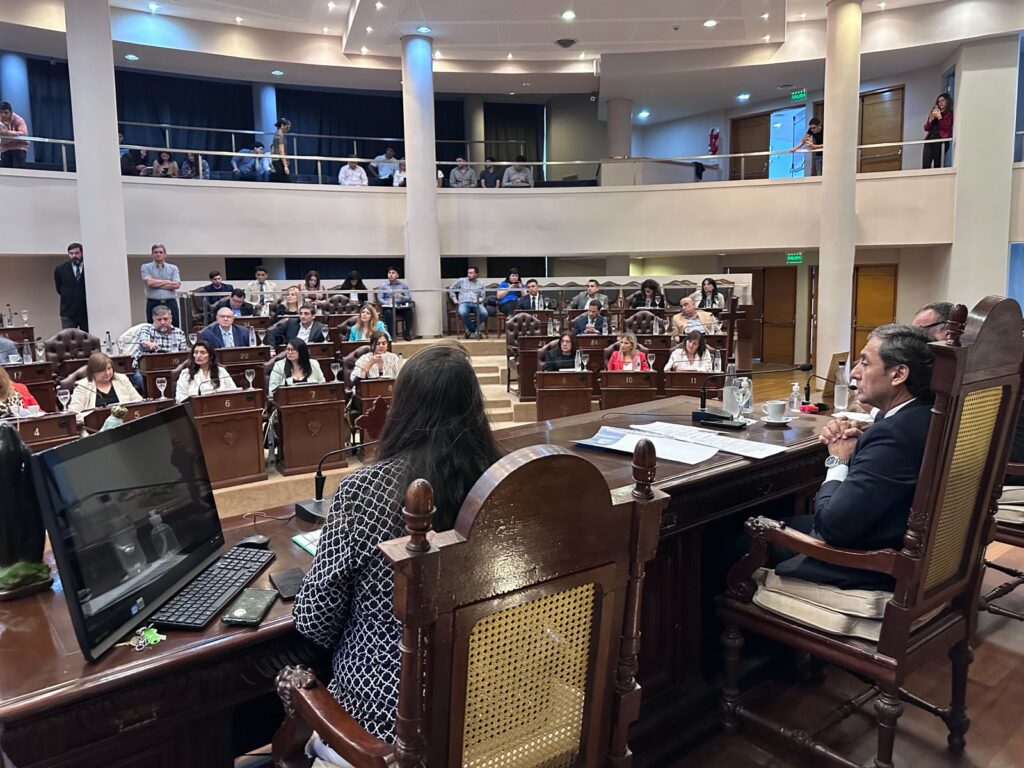Fuerte respaldo legislativo al modelo educativo: Diputados destacan la visión estratégica del ejecutivo para el desarrollo provincial