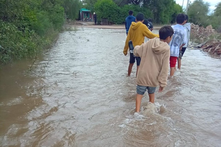 Crece la preocupación en Mailín por el avance del agua y la reactivación de un cauce histórico