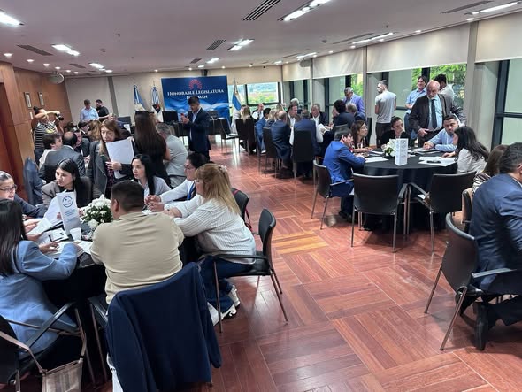 Silva Neder encabeza el trabajo de comisiones en el Parlamento del Norte Grande