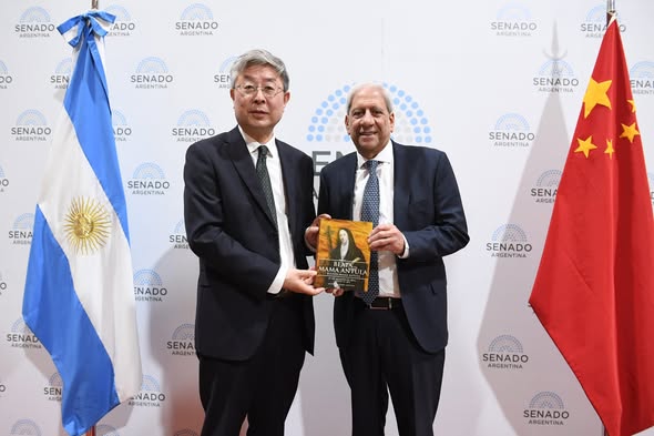 José Emilio Neder mantuvo un encuentro clave con una delegación de China para potenciar exportaciones santiagueñas