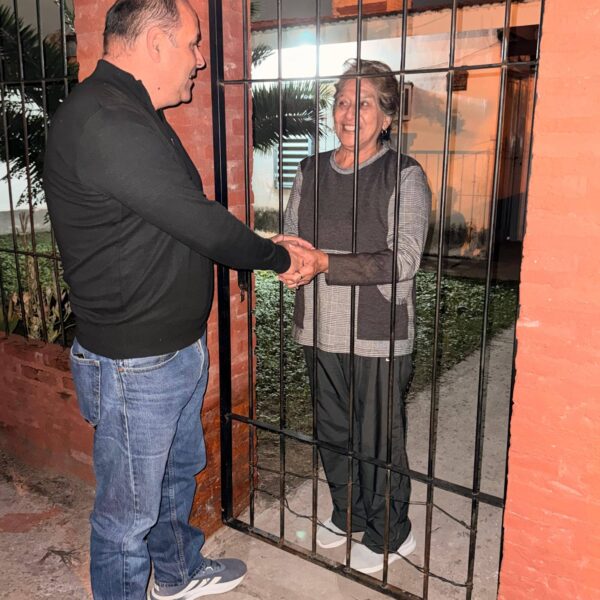 Mateo Sánchez recorrió el barrio 25 de Mayo 100 Viviendas y enfatizó la importancia del diálogo