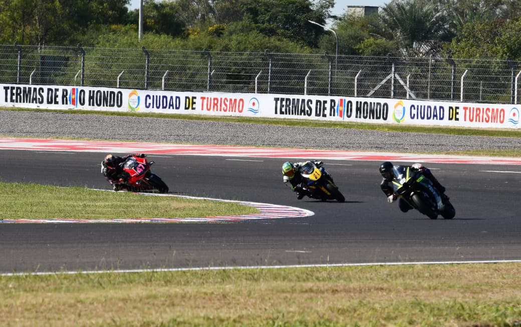 Se disputó en el Autódromo de Las Termas la segunda jornada del GP 3 Chile