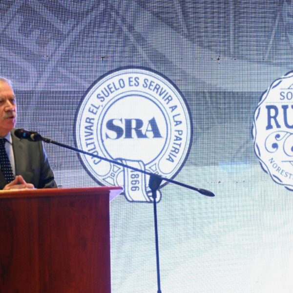 El Gobernador participó de una reunión con autoridades de la Sociedad Rural en Quimilí