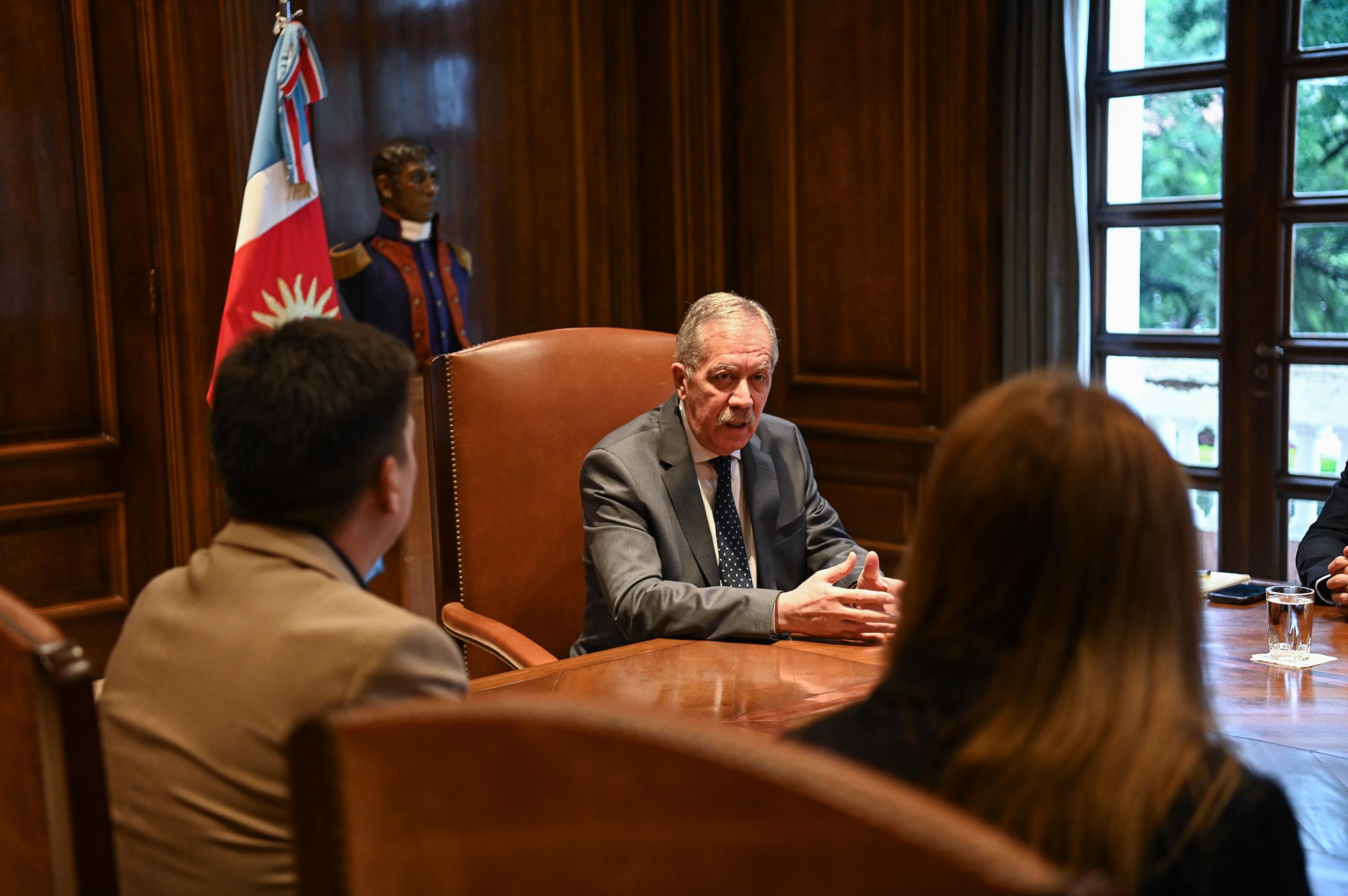 El Gobernador Elías Suárez se reunió con la Cámara de Comercio e Industria para fortalecer el sector