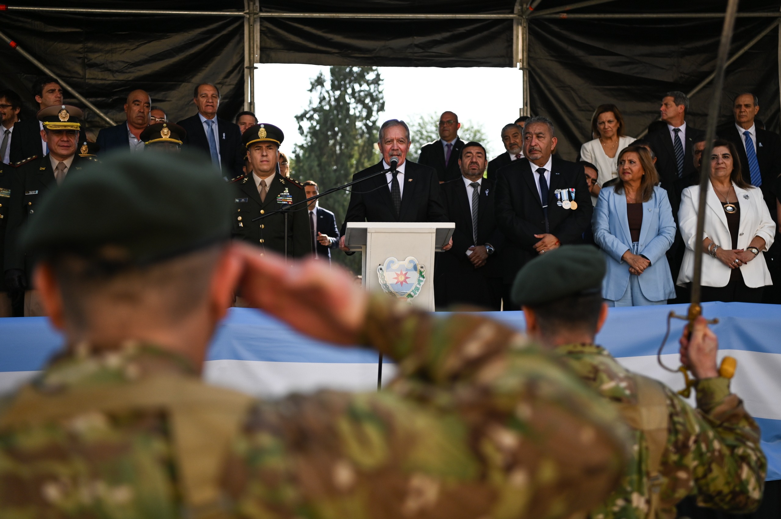 El gobernador Elías Suárez encabezó el acto central por el Día del Veterano de Guerra y los Caídos en Malvinas