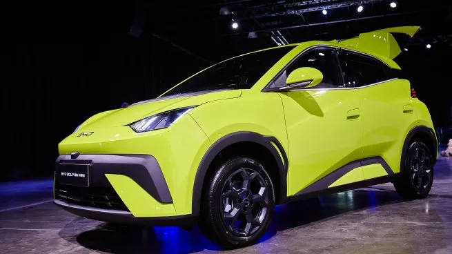 Autos eléctricos: Marcas chinas dominan el mercado y el BYD Dolphin Mini lidera con amplia ventaja