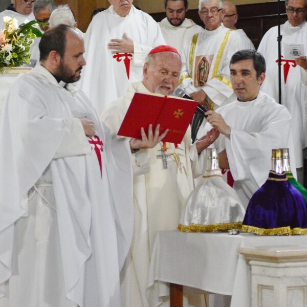 Monseñor Bokalic llamó a construir una Iglesia “familia que acoge” en la Misa Crismal