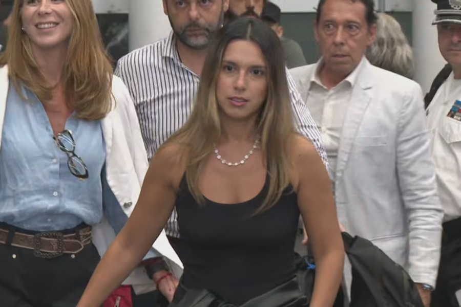 Agostina Páez volvió al país y expresó su emoción: “Quiero reencontrarme con mi familia”