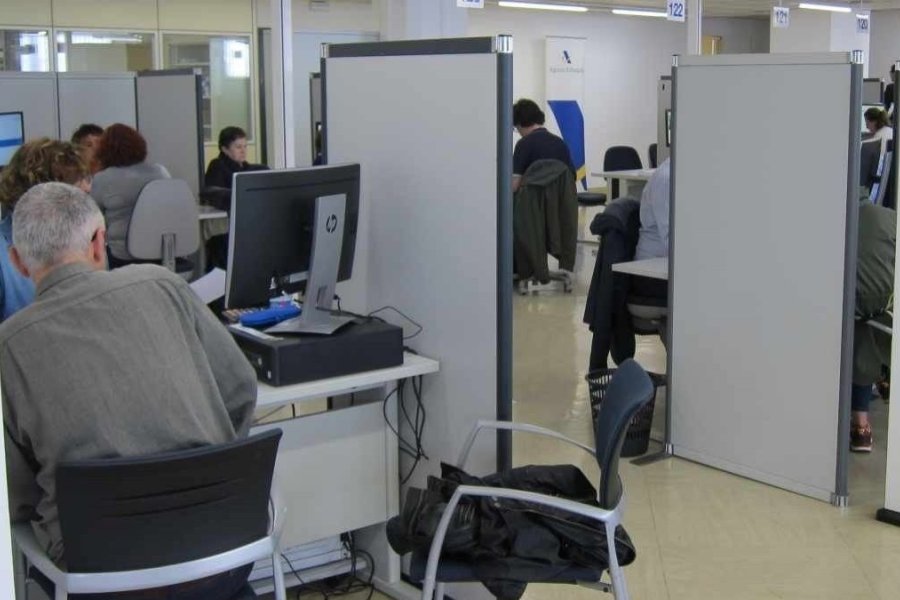 Milei evalúa incorporar IA en el Estado y crecen las alertas por posibles fallas