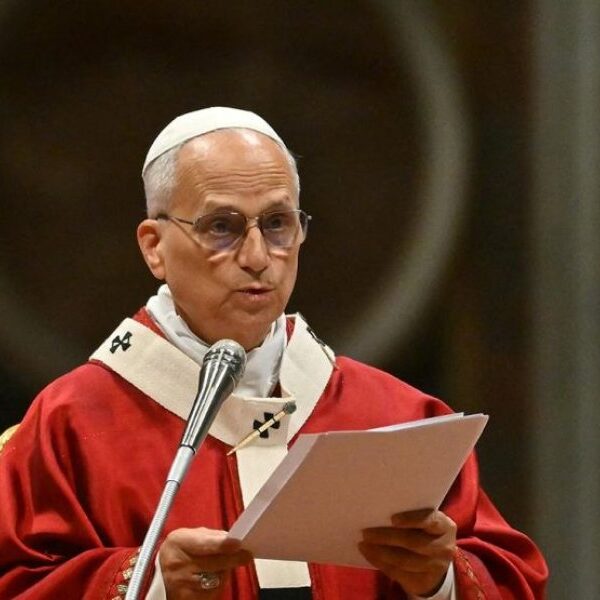 En su primera Pascua, el papa León XIV llamó a no naturalizar la violencia y pidió “elegir la paz”