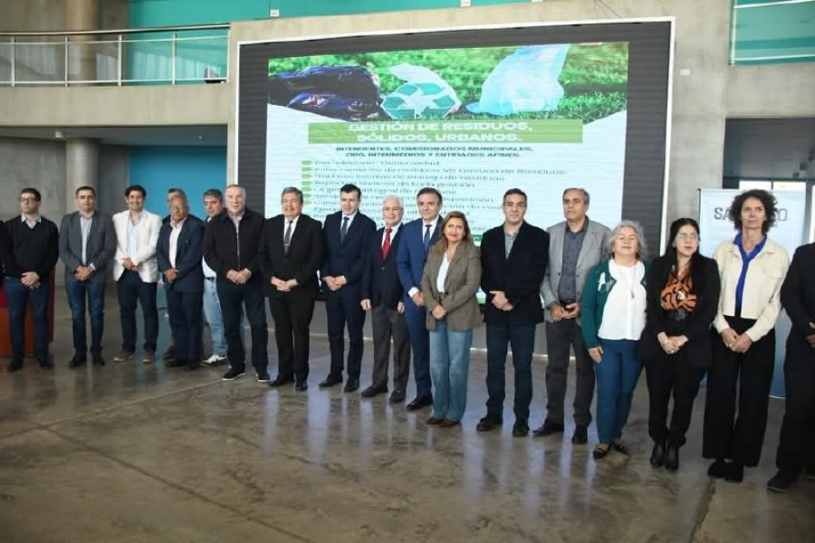 Capacitan a funcionarios y técnicos en gestión de residuos para mejorar políticas ambientales Capacitan a funcionarios y técnicos en gestión de residuos para mejorar políticas ambientales